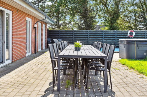 Photo 10 - Maison de 11 chambres à Bredebro avec piscine privée et terrasse