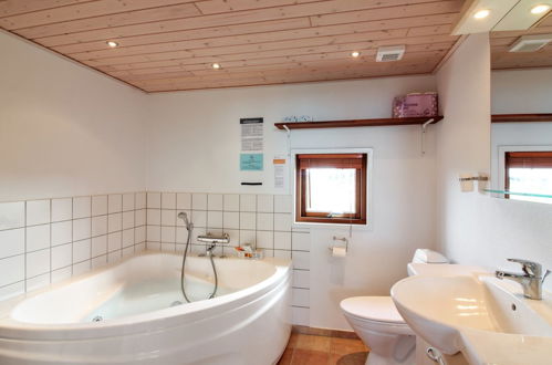 Photo 14 - Maison de 3 chambres à Harrerenden avec terrasse et sauna