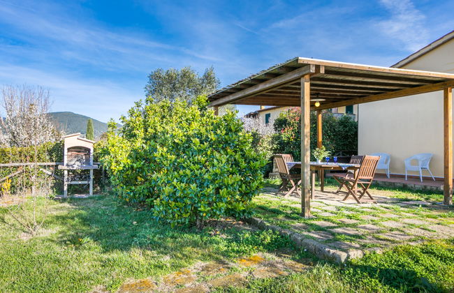 Apartamento de 2 quartos em Santa Luce com piscina e jardim - Foto 23
