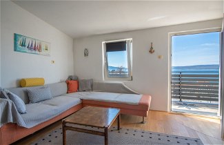 Foto 2 - Appartamento con 2 camere da letto a Crikvenica con vista mare