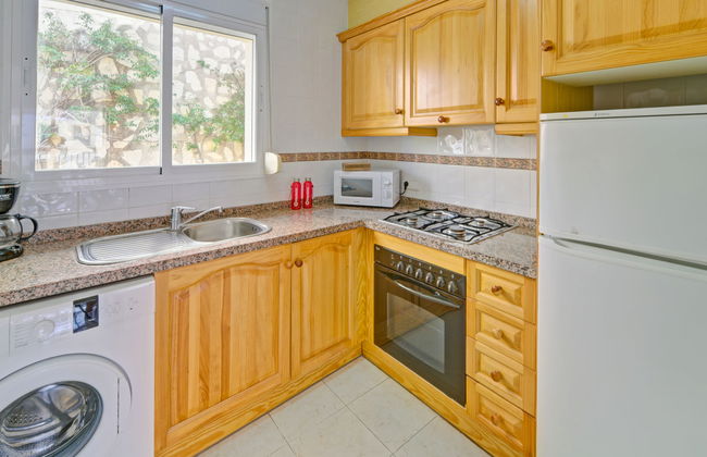 Casa de 3 quartos em Calp com piscina e jardim - Foto 5