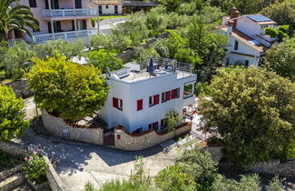 Foto 2 - Casa con 2 camere da letto a Labin con giardino e terrazza