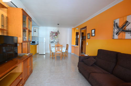 Photo 10 - 2 bedroom Apartment in Salou with swimming pool and sea view