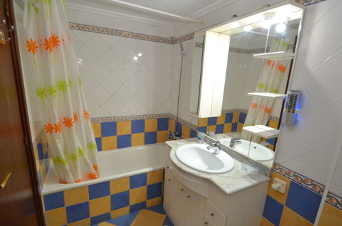 Foto 13 - Apartamento de 2 quartos em Salou com piscina e jardim