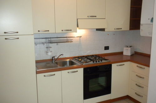 Photo 10 - 1 bedroom Apartment in Lazise with swimming pool and mountain view