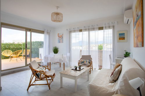 Foto 7 - Apartamento de 1 habitación en Cagnes-sur-Mer con terraza y vistas al mar