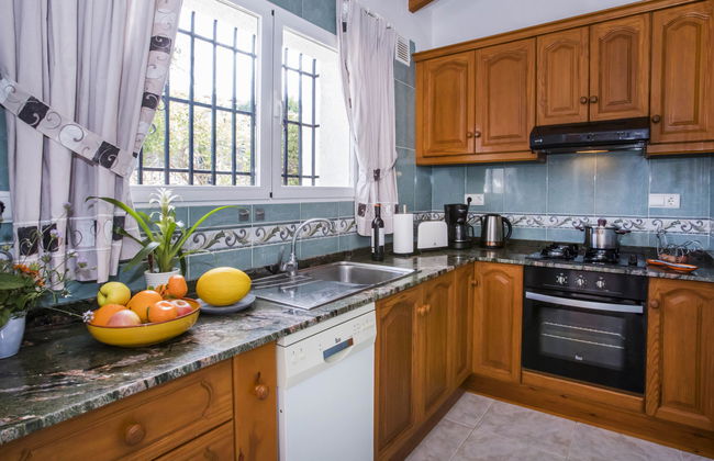 Casa de 3 quartos em Pego com piscina privada e terraço - Foto 5
