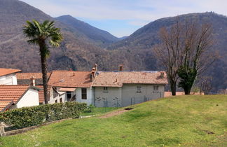 Foto 2 - Casa con 4 camere da letto a Maccagno con Pino e Veddasca con terrazza e vista sulle montagne