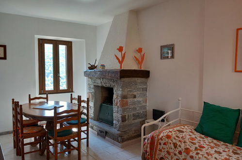 Photo 8 - 4 bedroom House in Maccagno con Pino e Veddasca with terrace and mountain view