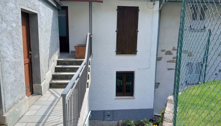 Photo 1 - Maison de 4 chambres à Maccagno con Pino e Veddasca avec terrasse et vues sur la montagne