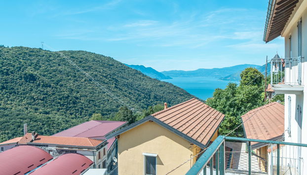 Casa de 4 habitaciones en Maccagno con Pino e Veddasca con terraza - Foto 2