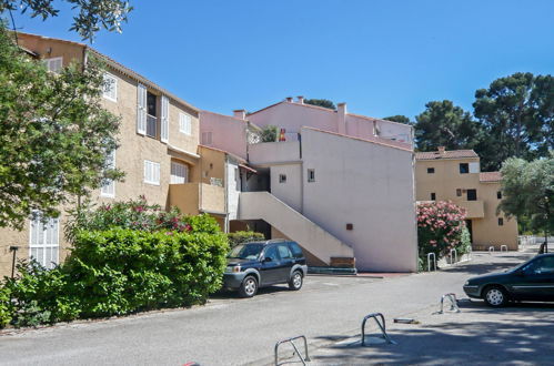 Foto 15 - Appartamento a Saint-Cyr-sur-Mer con terrazza e vista mare