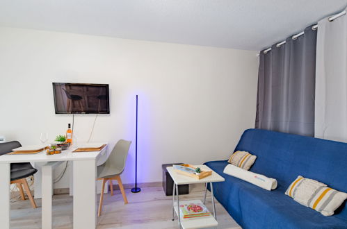 Foto 7 - Appartamento con 1 camera da letto a Fréjus con vista mare