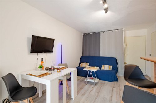Foto 6 - Appartamento con 1 camera da letto a Fréjus con vista mare