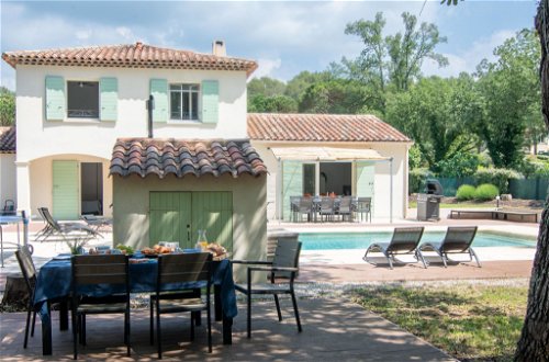 Foto 27 - Casa de 4 habitaciones en Bagnols-en-Forêt con piscina privada y terraza