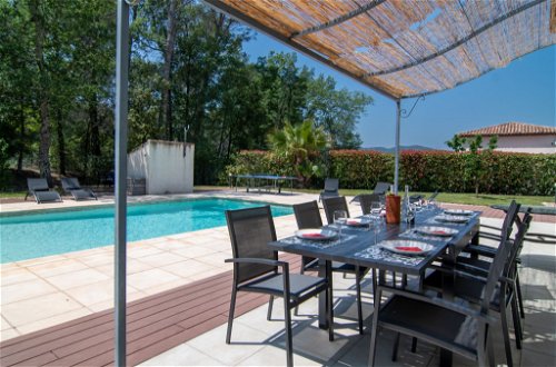 Foto 2 - Casa de 4 habitaciones en Bagnols-en-Forêt con piscina privada y terraza