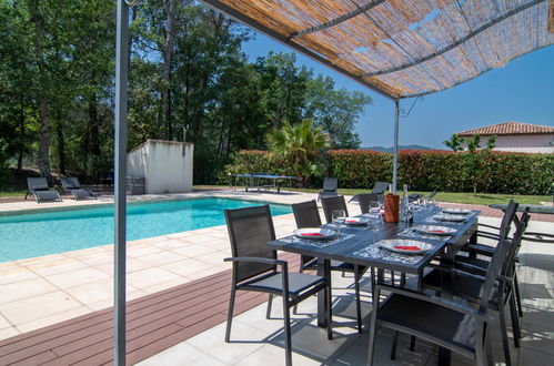 Photo 2 - Maison de 4 chambres à Bagnols-en-Forêt avec piscine privée et terrasse