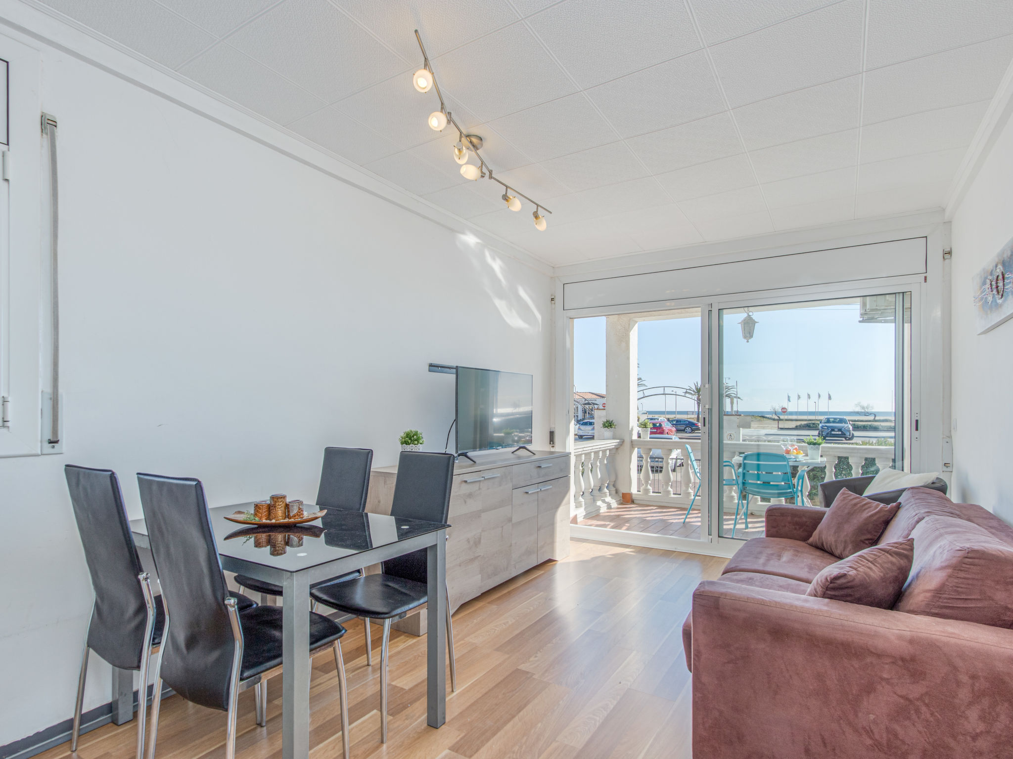 Foto 2 - Apartamento de 1 habitación en Castelló d'Empúries con vistas al mar