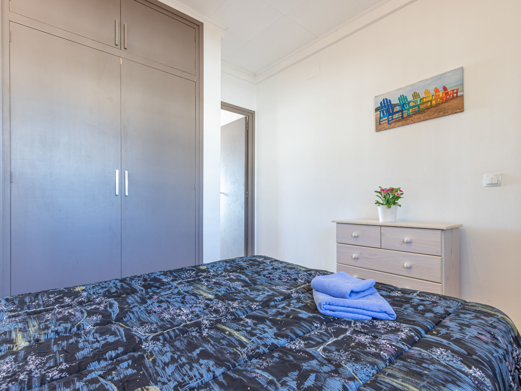 Foto 12 - Apartment mit 1 Schlafzimmer in Castelló d'Empúries mit blick aufs meer
