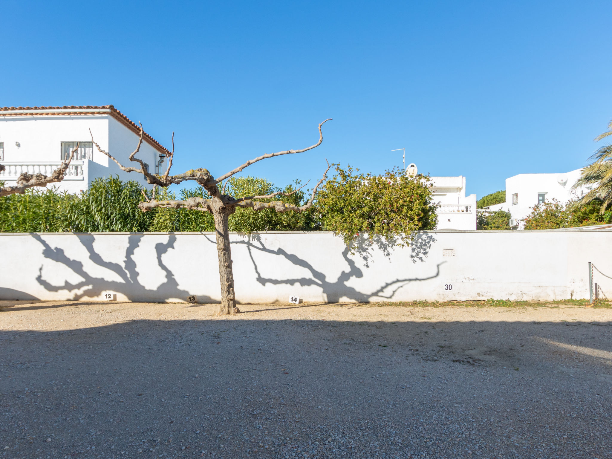 Foto 18 - Appartamento con 1 camera da letto a Castelló d'Empúries con vista mare