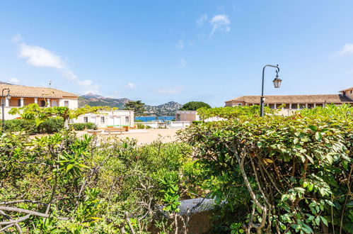 Foto 15 - Apartment mit 1 Schlafzimmer in Saint-Raphaël mit schwimmbad und blick aufs meer