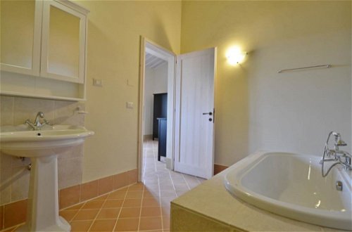 Foto 19 - Apartment mit 2 Schlafzimmern in Trequanda mit schwimmbad und garten