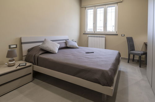 Foto 5 - Appartamento con 2 camere da letto a Meta con terrazza