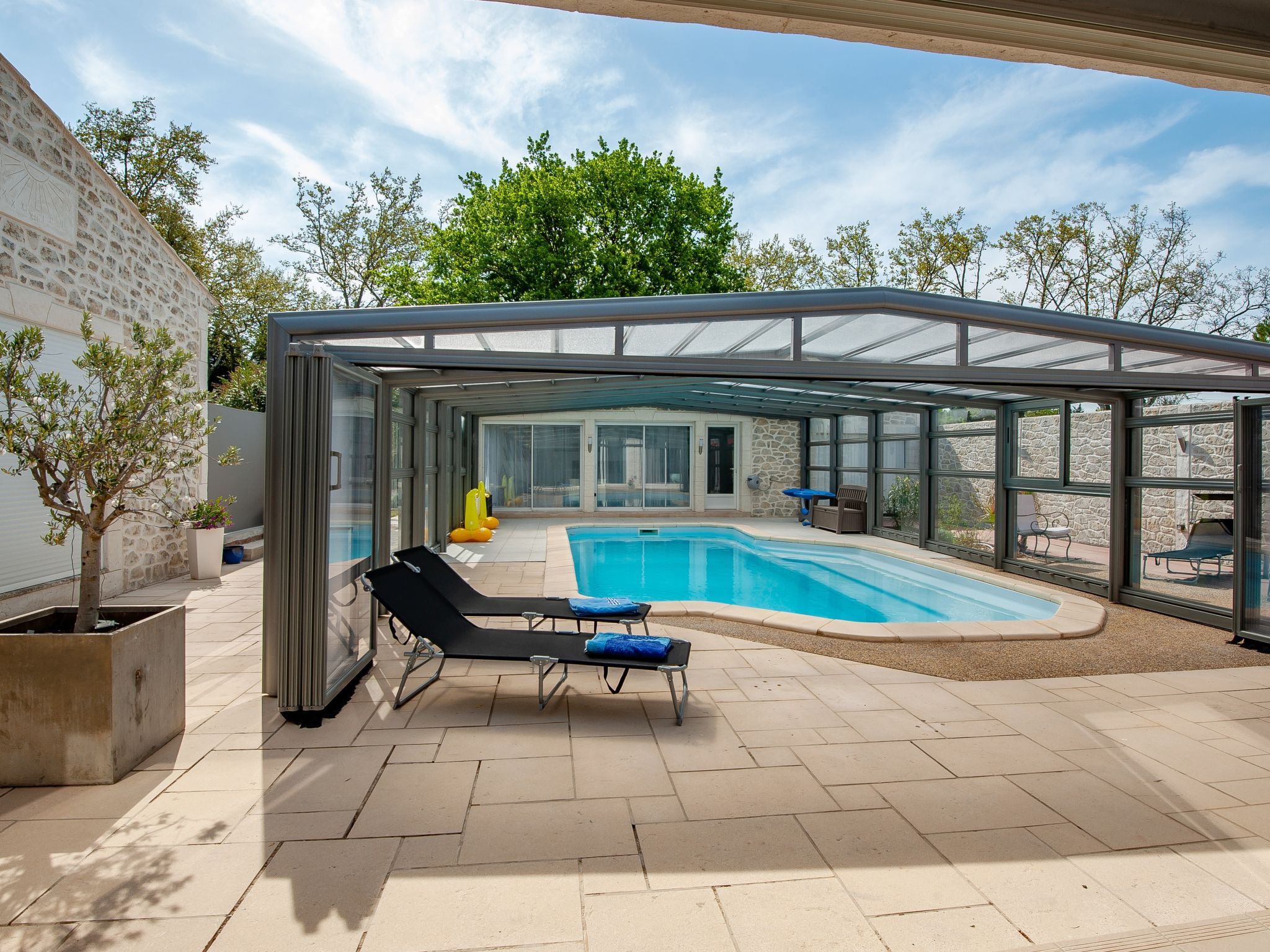 Foto 1 - Casa de 3 habitaciones en Caumont-sur-Durance con piscina privada y jardín