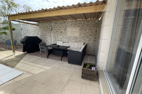 Photo 3 - 3 bedroom House in Caumont-sur-Durance with private pool and garden