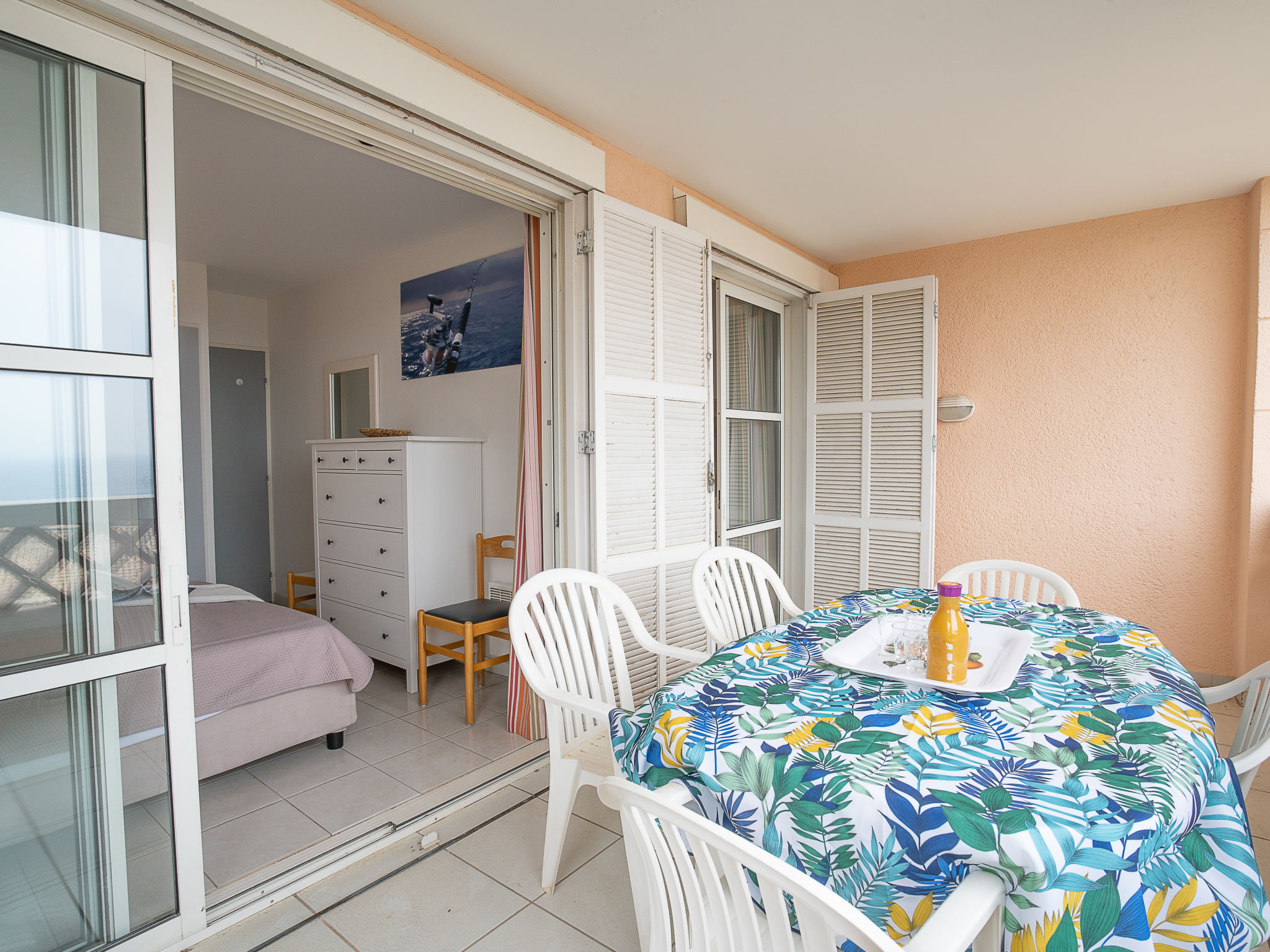 Foto 15 - Apartment mit 3 Schlafzimmern in Saint-Raphaël mit schwimmbad und blick aufs meer