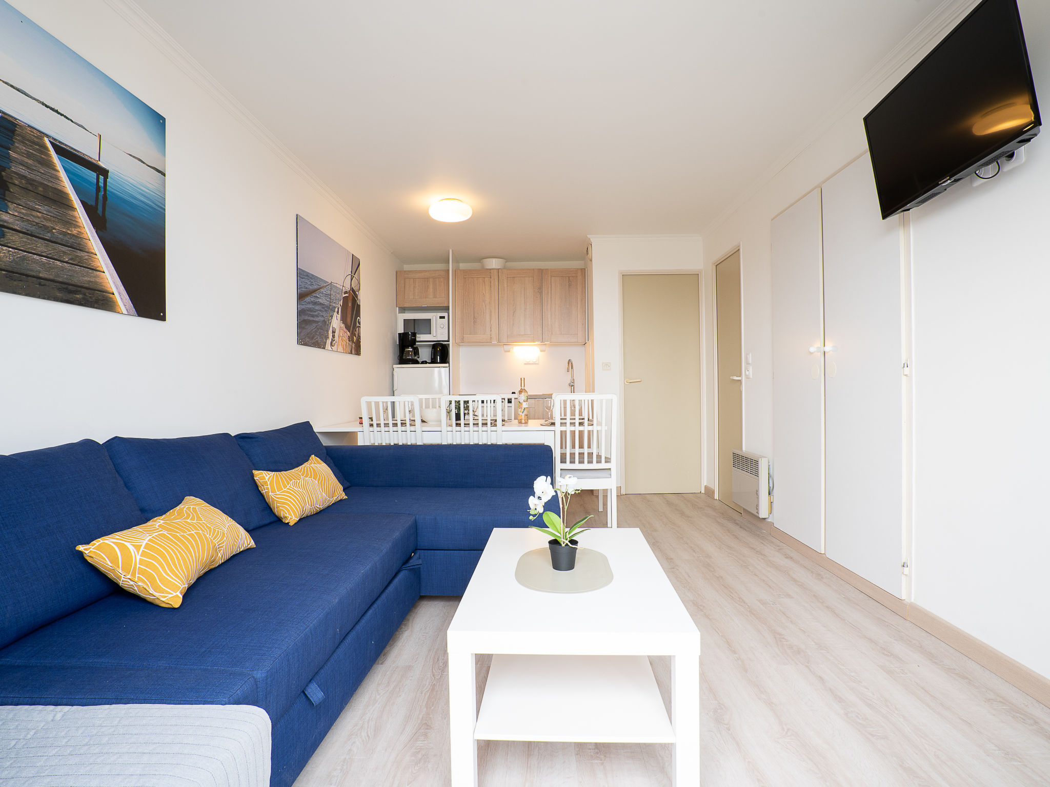 Foto 1 - Appartamento con 2 camere da letto a Saint-Raphaël con piscina e vista mare