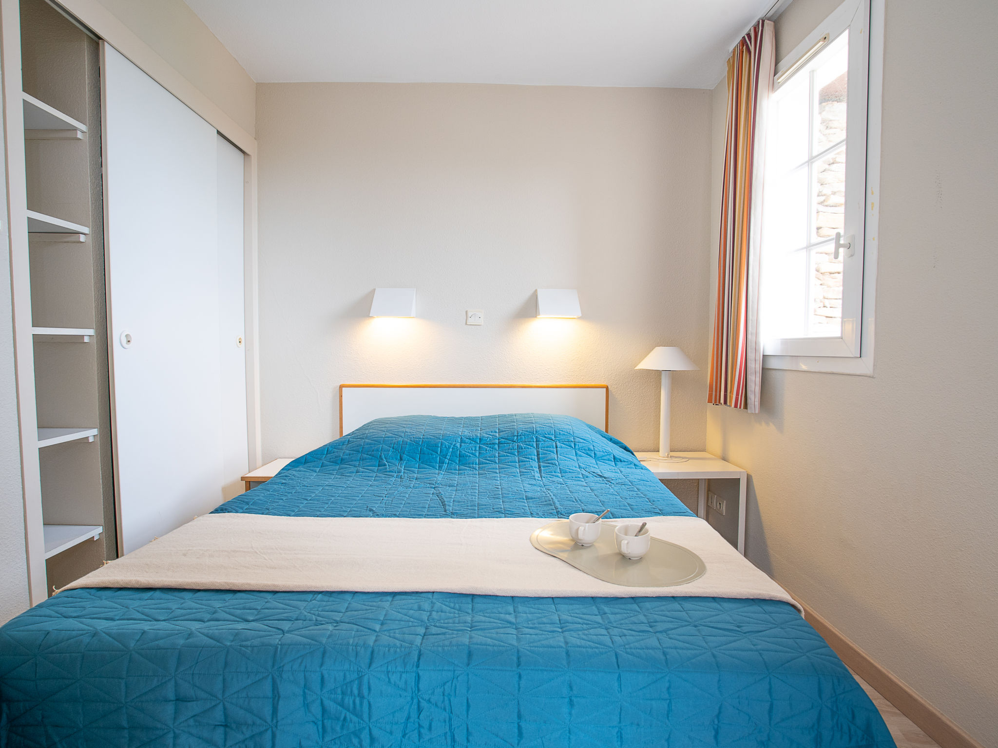 Foto 4 - Appartamento con 2 camere da letto a Saint-Raphaël con piscina e vista mare