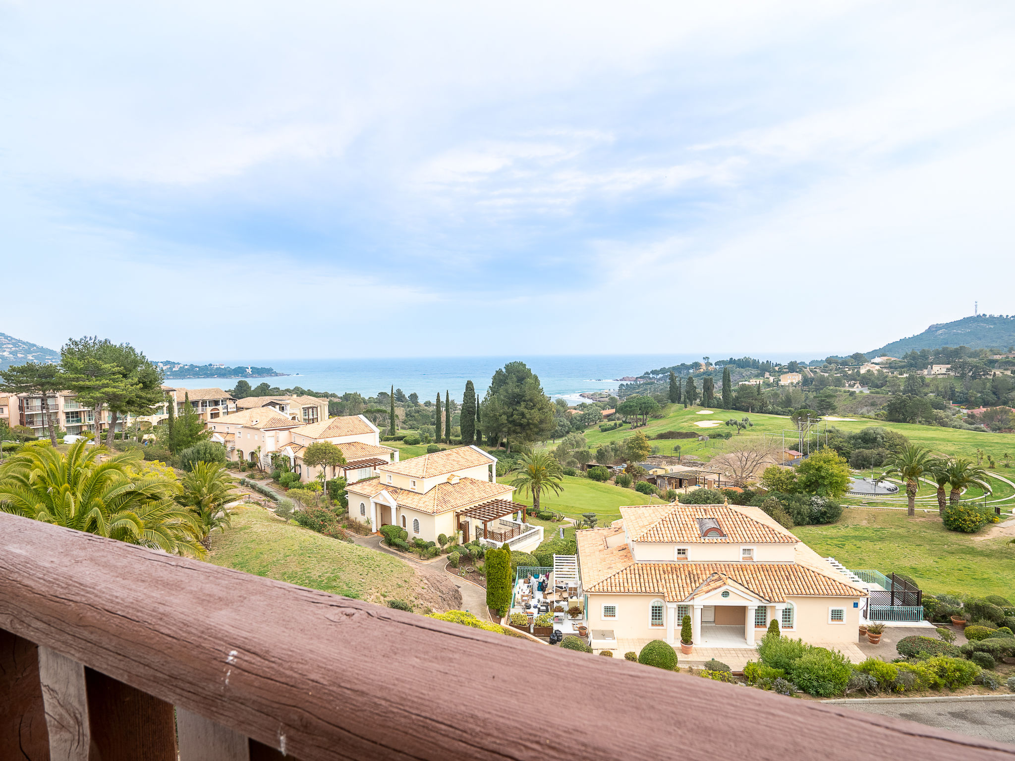 Foto 18 - Appartamento con 2 camere da letto a Saint-Raphaël con piscina e vista mare