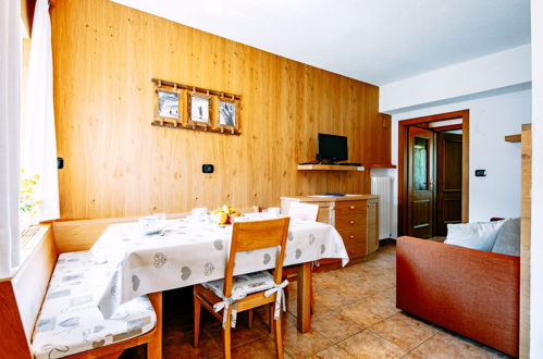 Foto 29 - Appartamento con 2 camere da letto a San Giovanni di Fassa-Sèn Jan con vista sulle montagne