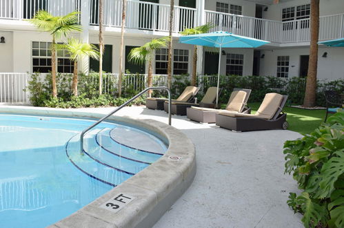 Photo 9 - Coral Reef Suites Key Biscayne Mia