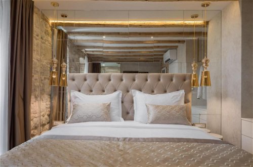 Photo 14 - Le Premier Luxury Rooms