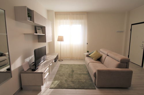 Foto 9 - Apartamento de 2 habitaciones en Paderno Dugnano con jardín