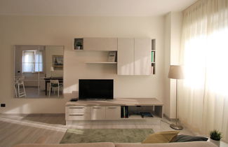 Foto 3 - Apartamento de 2 quartos em Paderno Dugnano com jardim