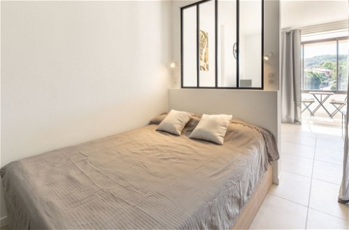 Foto 14 - Appartamento con 1 camera da letto a La Croix-Valmer con vista mare