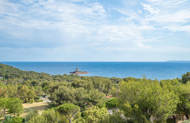 Apartamento de 2 quartos em Saint-Raphaël com piscina e jardim - Foto 13