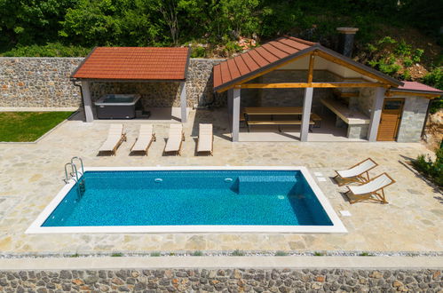 Photo 35 - Maison de 6 chambres à Senj avec piscine privée et vues à la mer