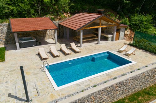 Foto 36 - Casa de 6 quartos em Senj com piscina privada e vistas do mar