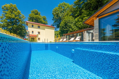 Foto 49 - Casa con 6 camere da letto a Senj con piscina privata e giardino