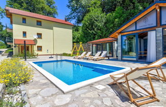 Photo 2 - Maison de 6 chambres à Senj avec piscine privée et jardin