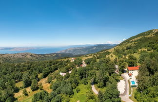 Photo 1 - Maison de 6 chambres à Senj avec piscine privée et jardin