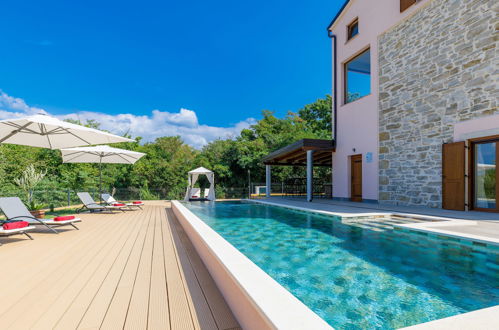 Photo 6 - Maison de 4 chambres à Buje avec piscine privée et jardin