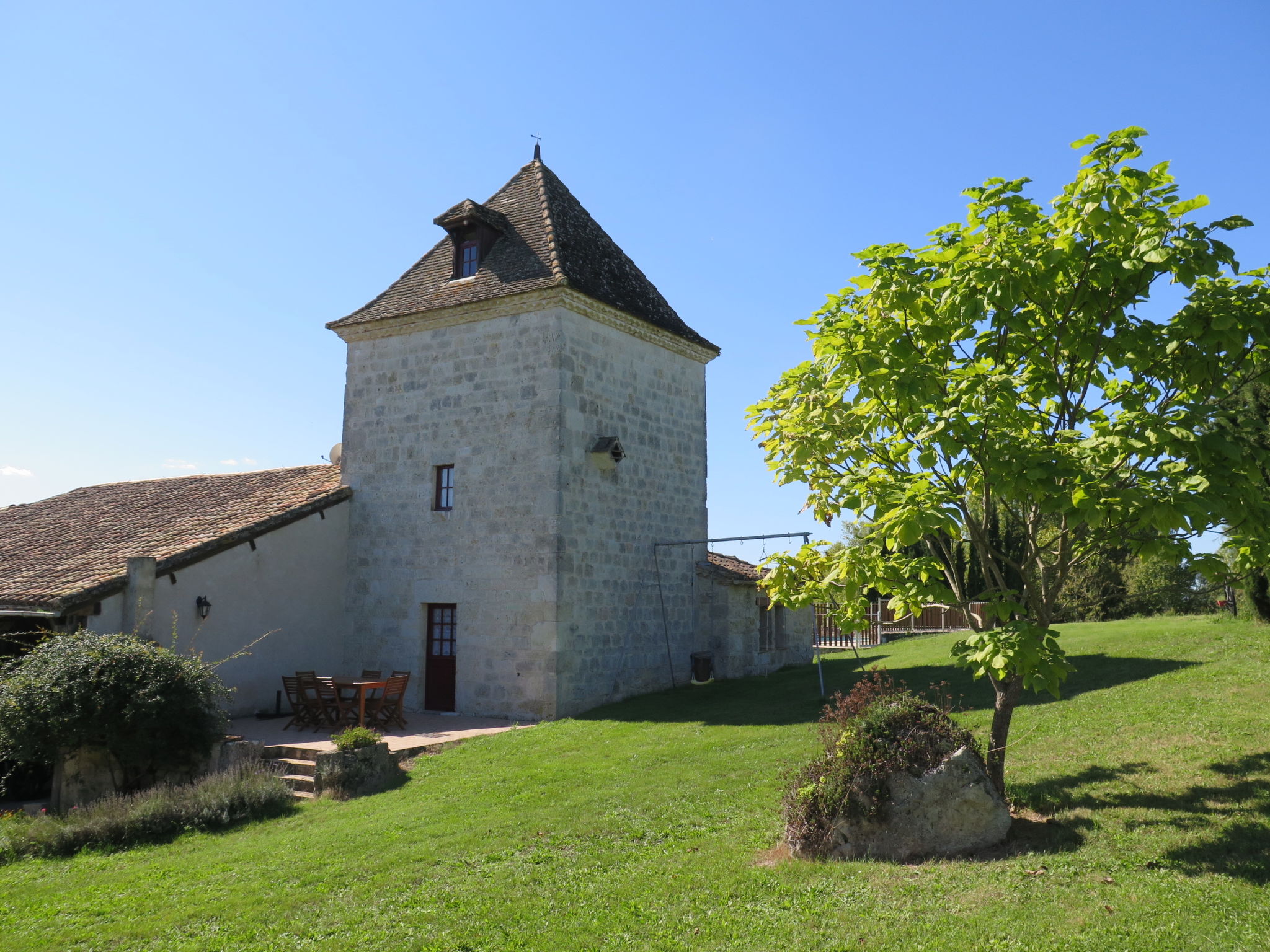 Photo 1 - Maison de 2 chambres à Dondas avec piscine et jardin