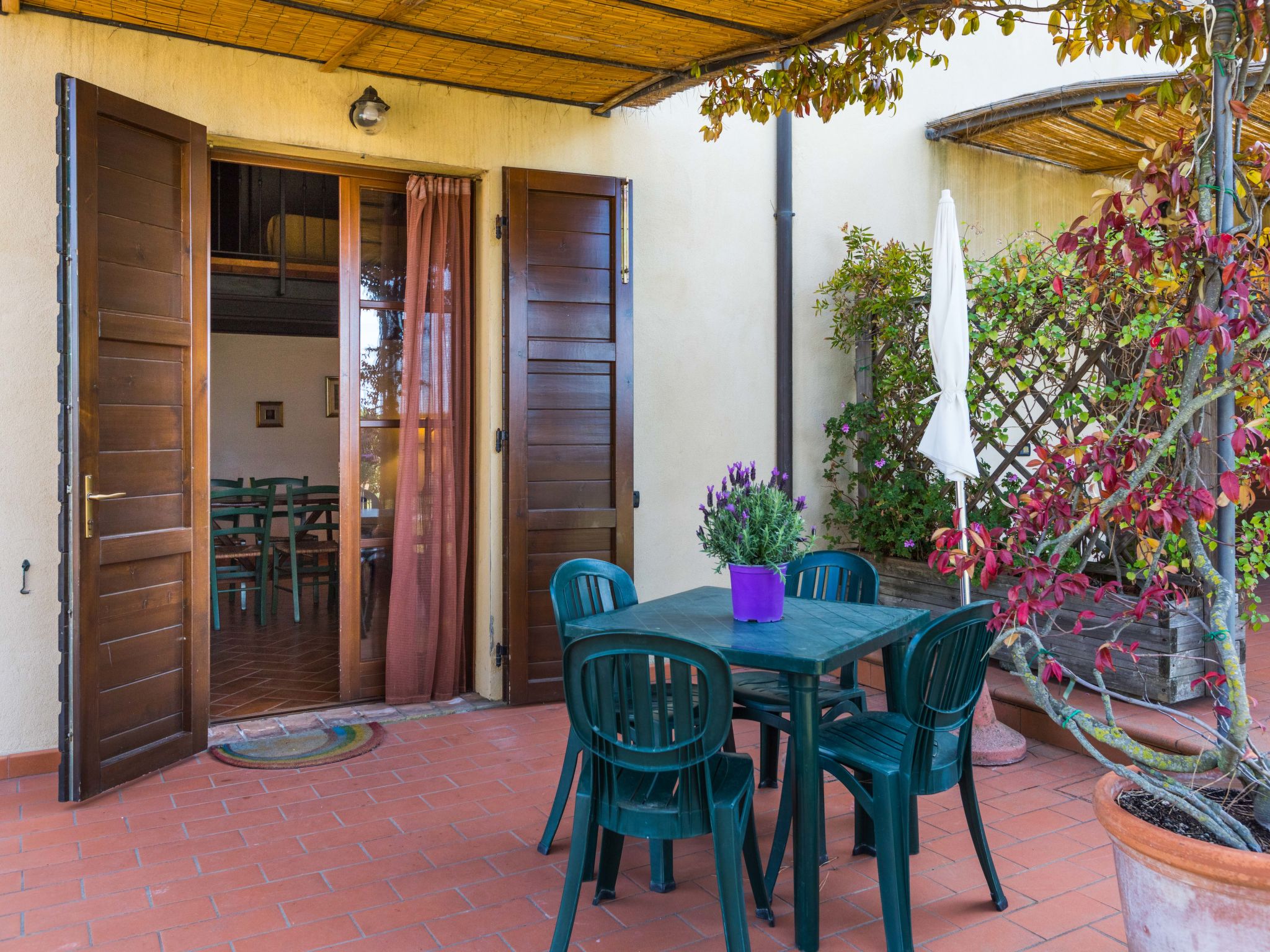 Foto 4 - Apartamento em Cecina com piscina e vistas do mar