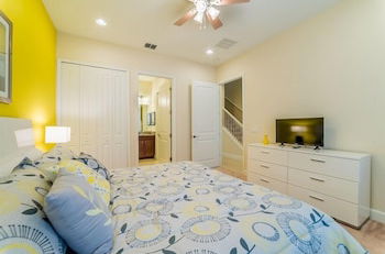 Photo 3 - Wonderful 4 Bed Townhome Near Disney Parks 342 4 Bedroom Townhouse by Redawning