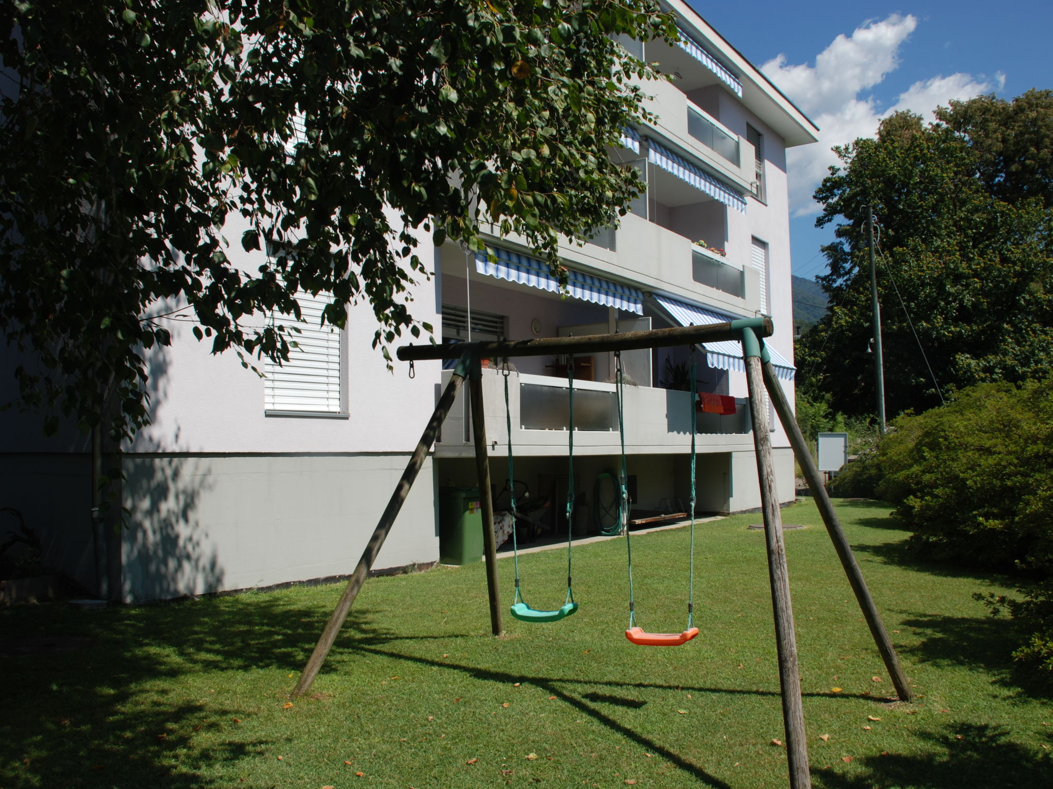 Photo 11 - Appartement de 2 chambres à Minusio avec jardin et vues sur la montagne